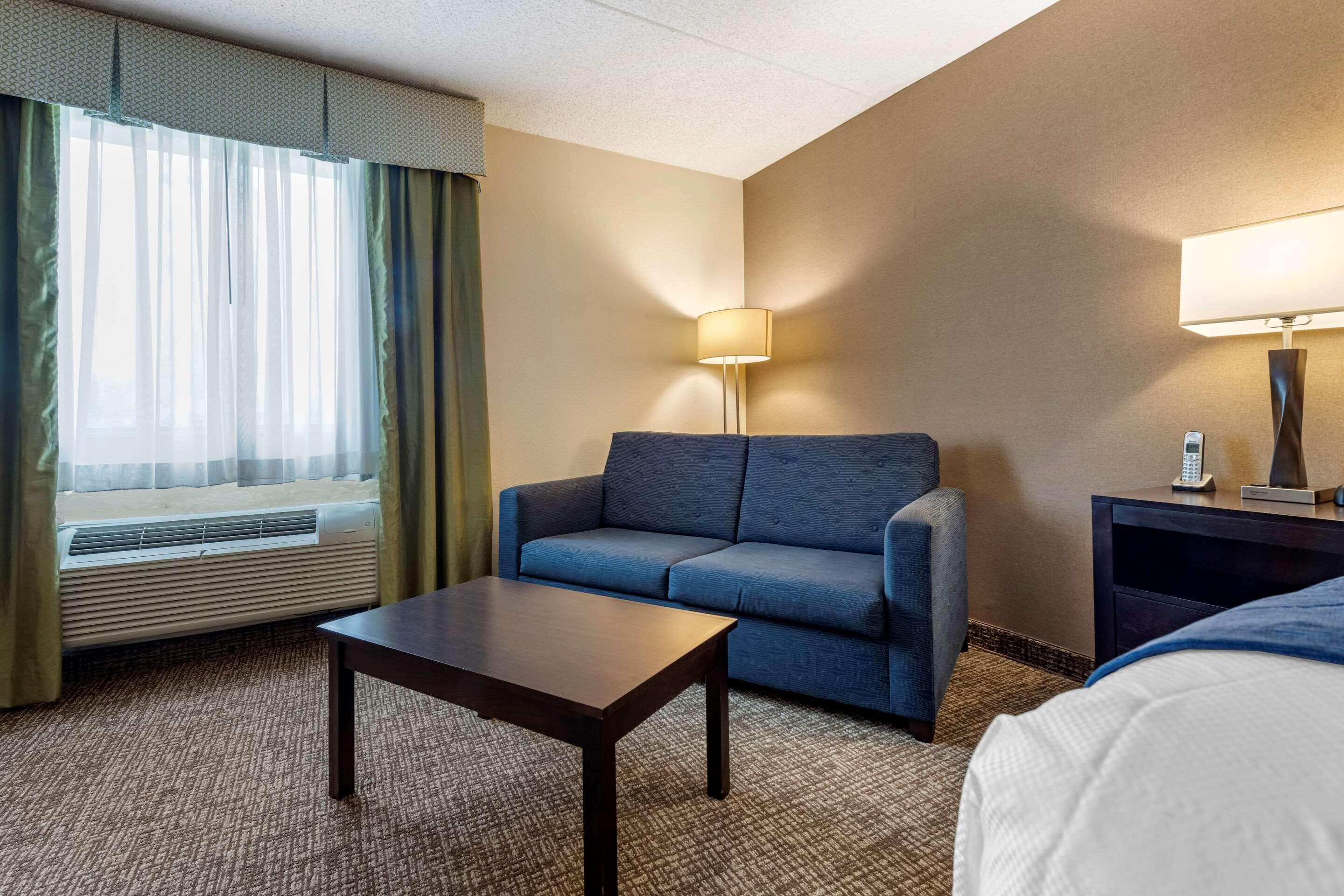Comfort Inn & Suites Бътлър Екстериор снимка