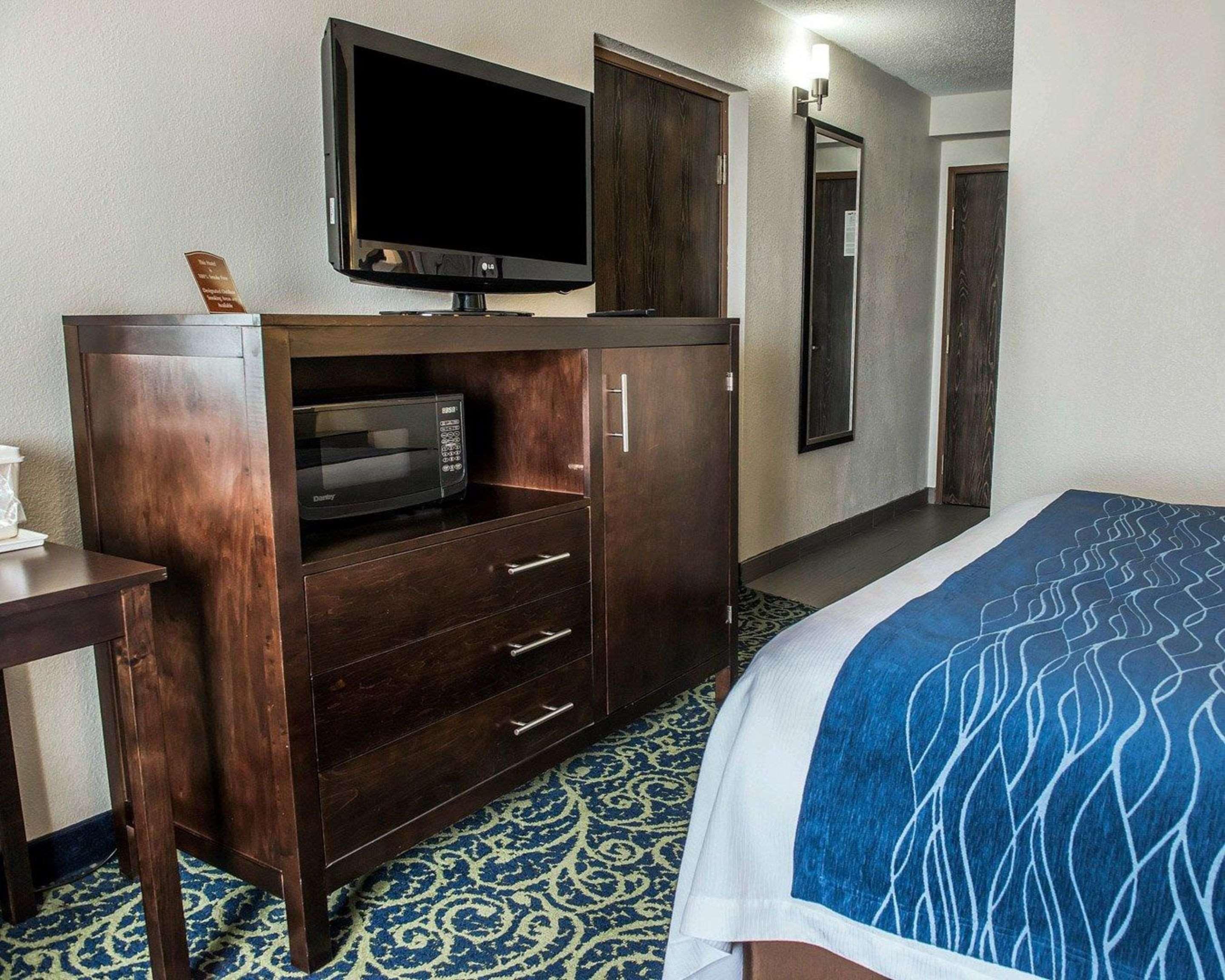 Comfort Inn & Suites Бътлър Екстериор снимка