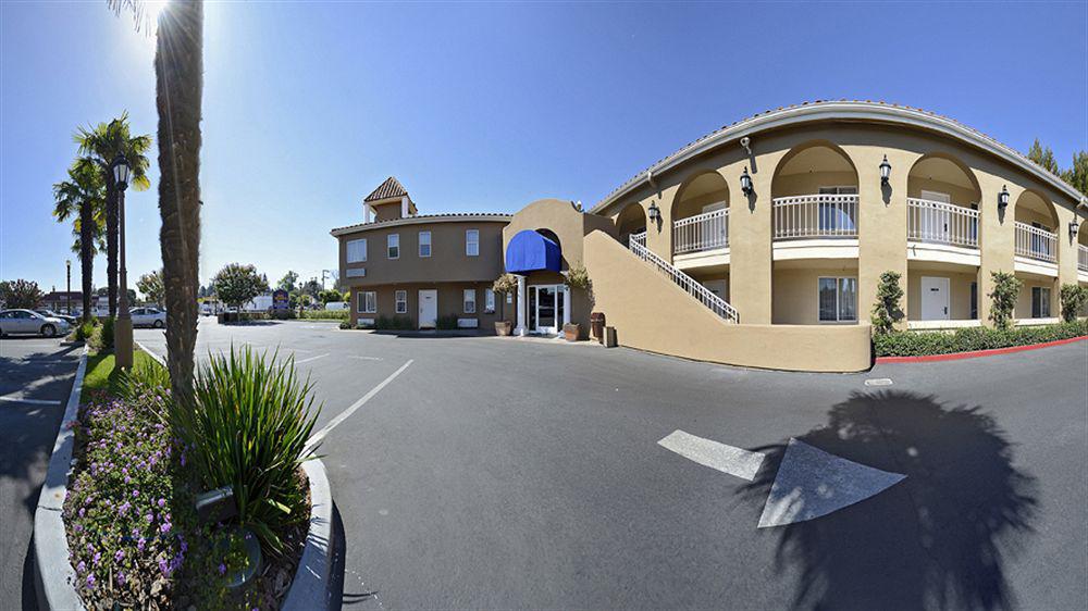 Comfort Inn & Suites Бътлър Екстериор снимка